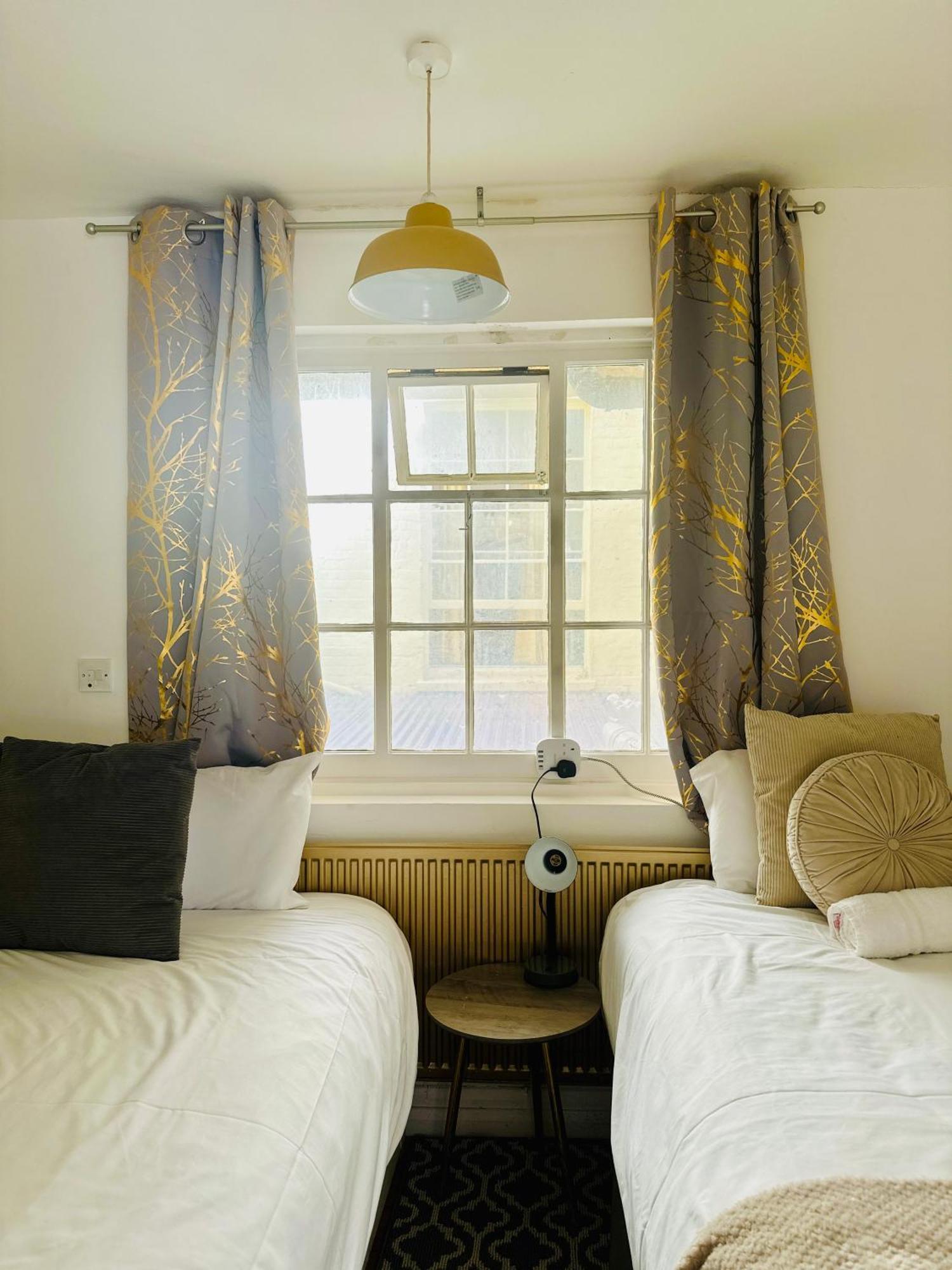 Beachfront Party House For Stags & Hens Holiday home Brighton